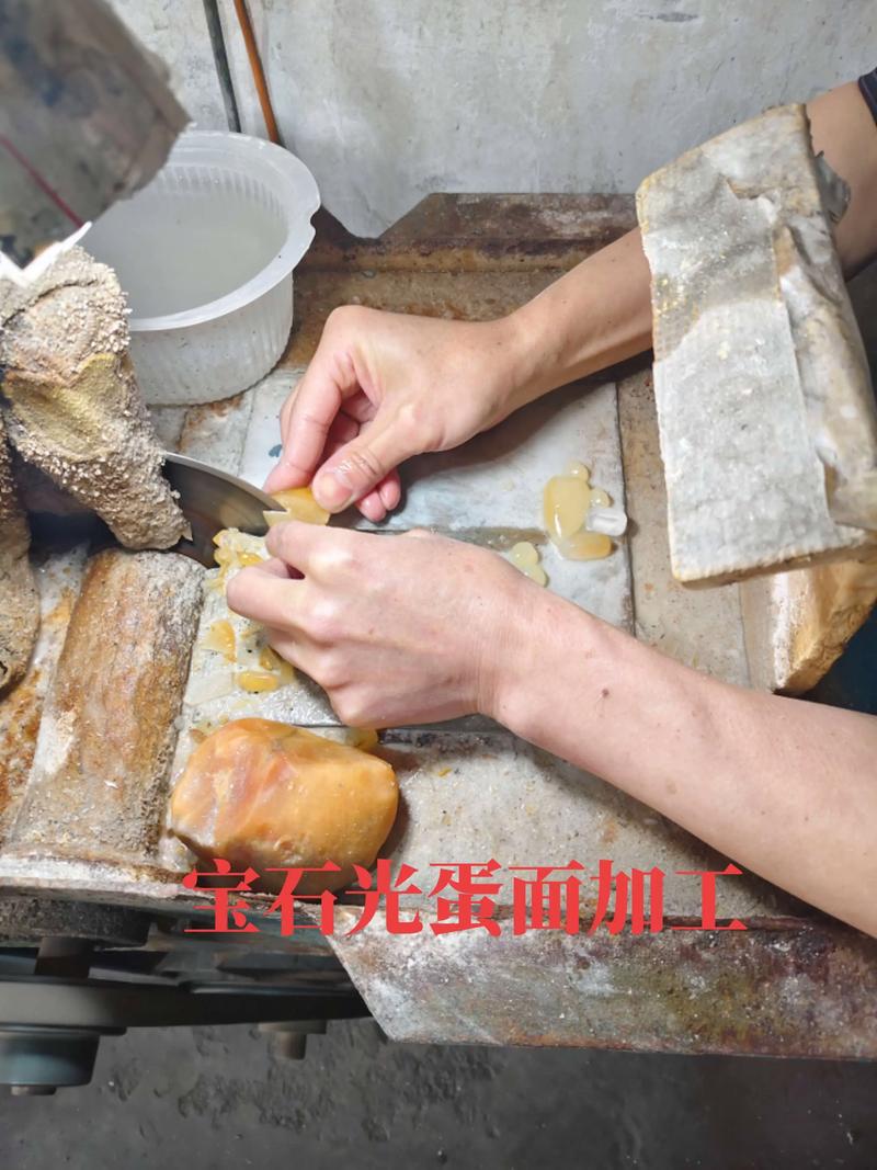 探索和田玉雕刻的魅力与误区
